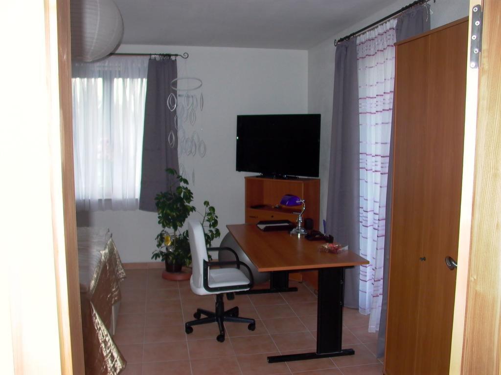 Woltersdorf  Gaestezimmer Ferienwohnung Villa Alexa, Mit Wallbox חדר תמונה